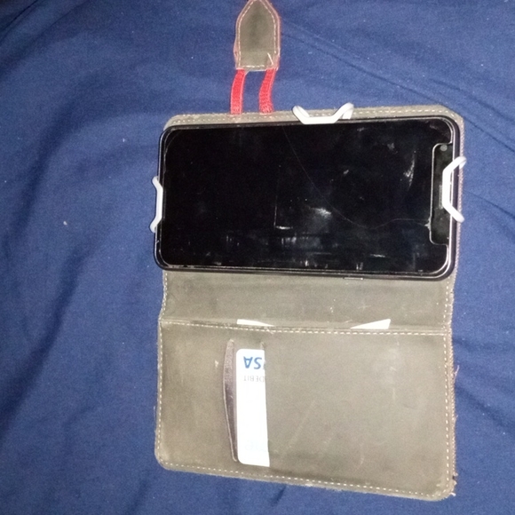 Phone case - Picture 3 of 9